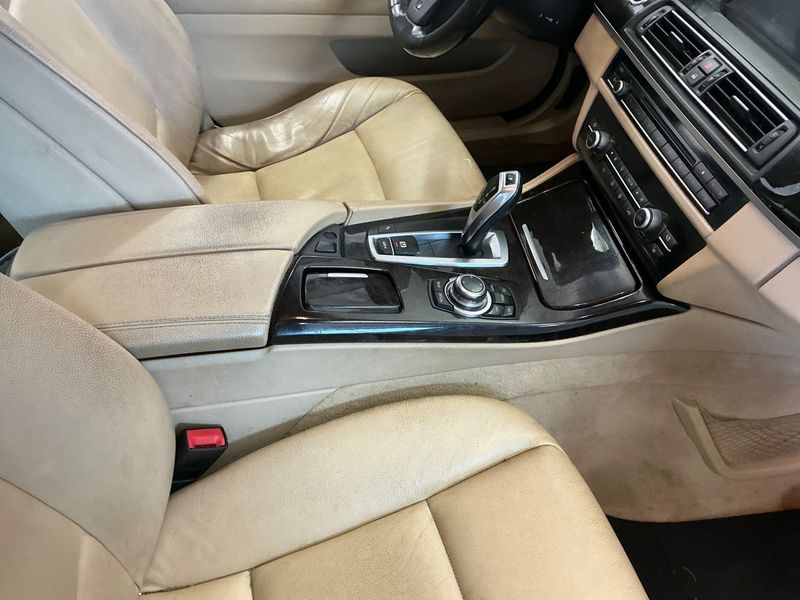 BMW 5er 528i 2011 – снимка 49