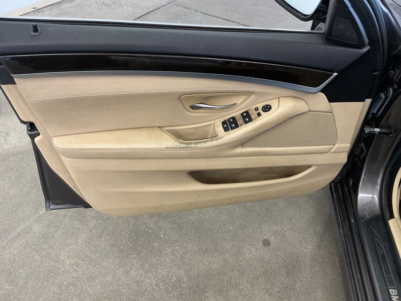 BMW 5er 528i 2011 – снимка 41
