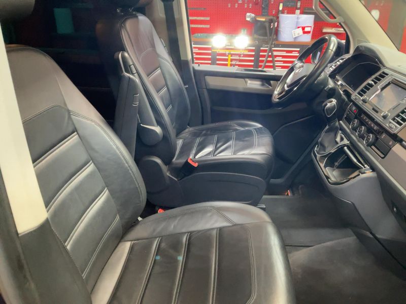 Volkswagen T6 Multivan 2.0 TDI Multivan Generation Six 4Motion 2016 – снимка 17