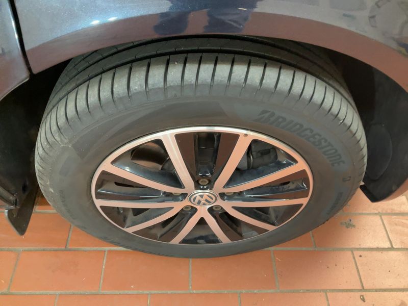 Volkswagen T6 Multivan 2.0 TDI Multivan Generation Six 4Motion 2016 – снимка 11
