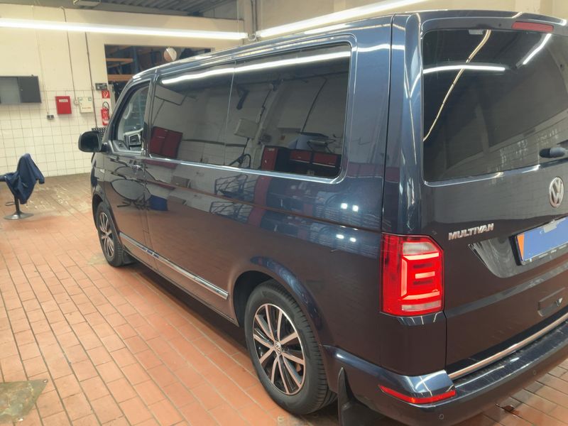 Volkswagen T6 Multivan 2.0 TDI Multivan Generation Six 4Motion 2016 – снимка 6