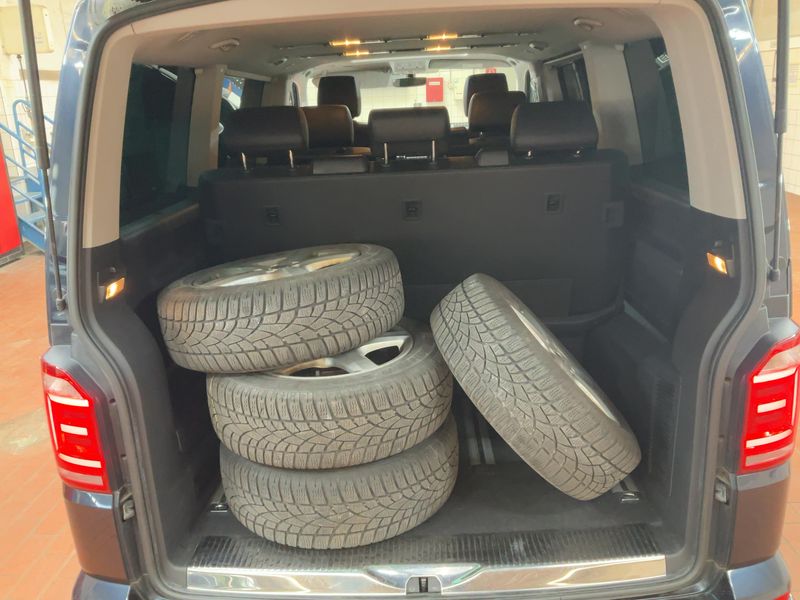 Volkswagen T6 Multivan 2.0 TDI Multivan Generation Six 4Motion 2016 – снимка 16