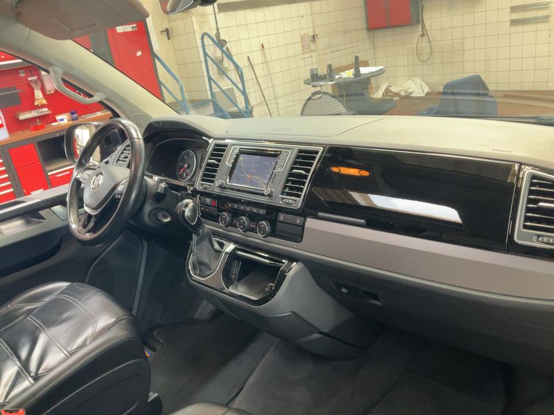 Volkswagen T6 Multivan 2.0 TDI Multivan Generation Six 4Motion 2016 – снимка 18