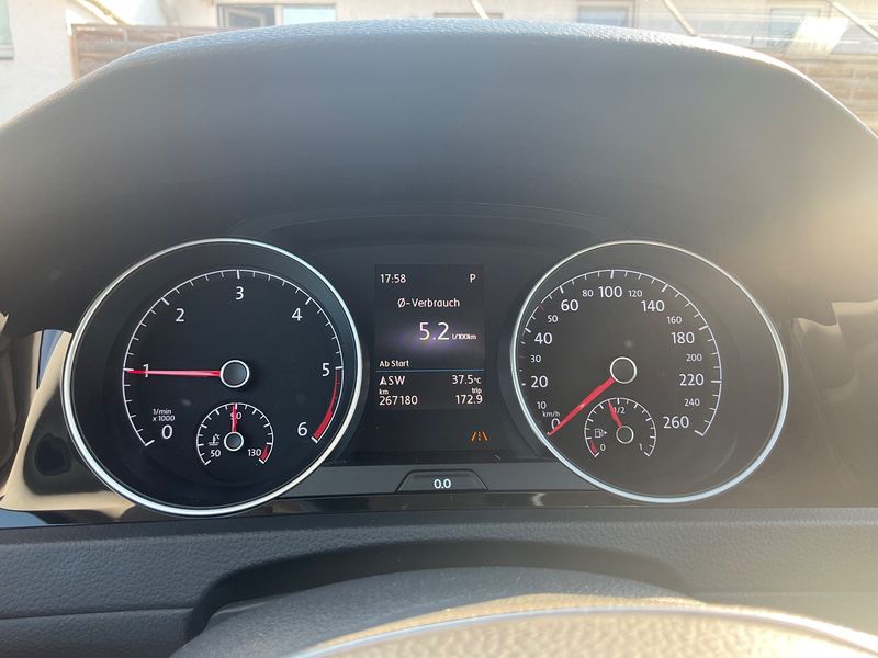 Volkswagen Golf VII 2.0 TDI Highline BlueMotion Tech 2017 – снимка 18