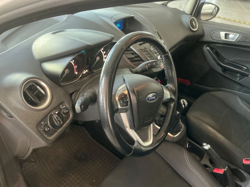 Ford Fiesta 1.25 Business 2015 – снимка 24