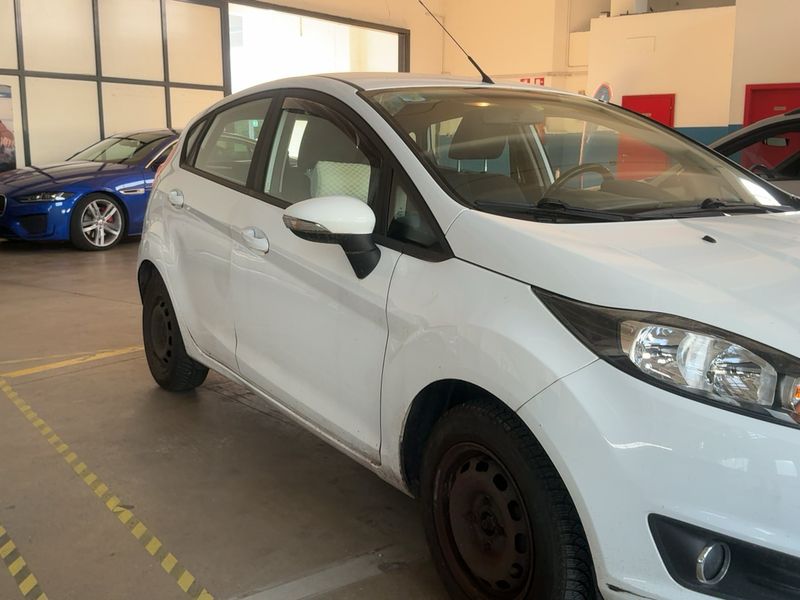 Ford Fiesta 1.25 Business 2015 – снимка 12