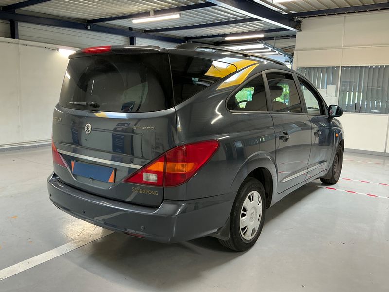 Ssangyong Rodius 270 Xdi 2011 – снимка 2