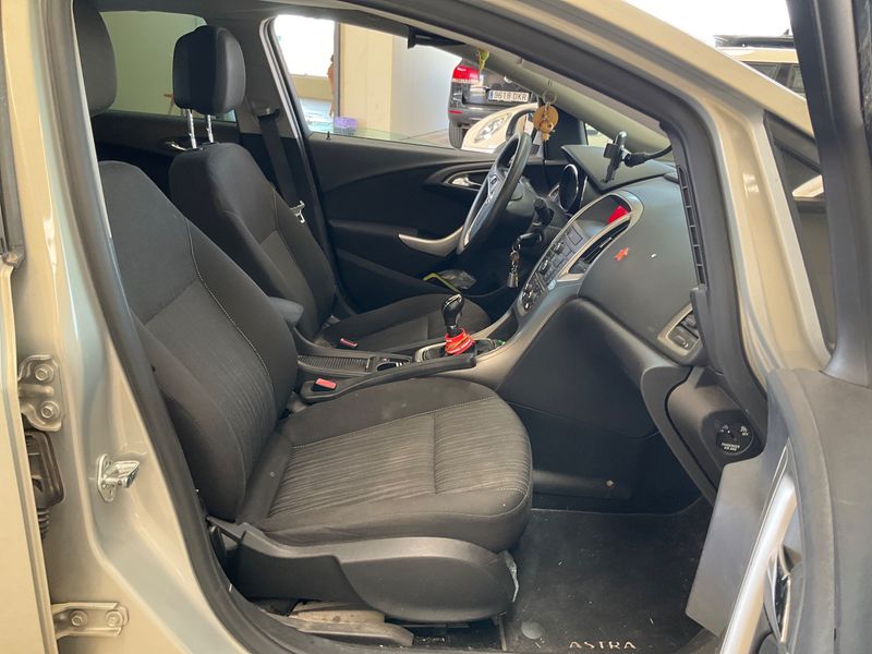 Opel Astra 1.7 CDTI Enjoy 2010 – снимка 3