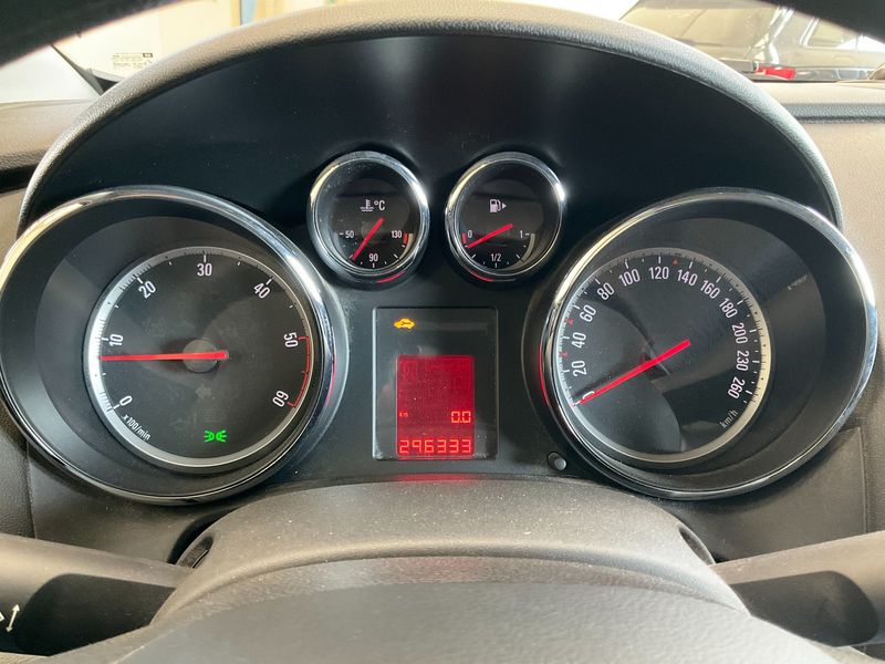 Opel Astra 1.7 CDTI Enjoy 2010 – снимка 4
