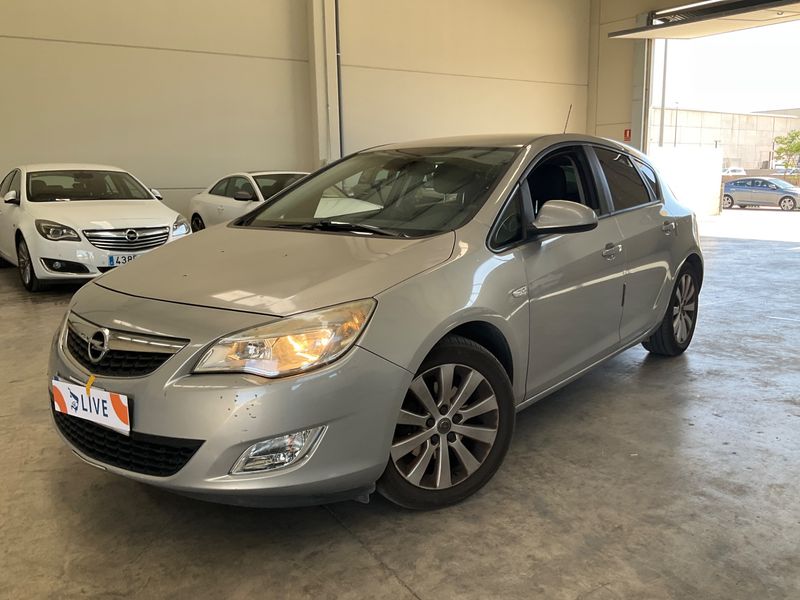 Opel Astra 1.7 CDTI Enjoy 2010 – снимка 1