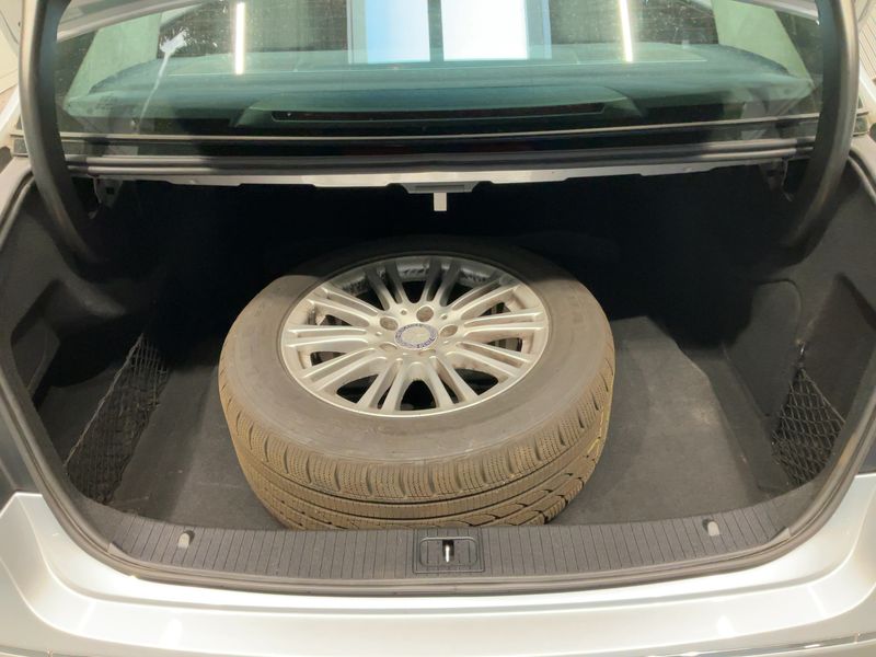 Mercedes-Benz E-Klasse E 350 CGI BlueEfficiency Elegance 2010 – снимка 16
