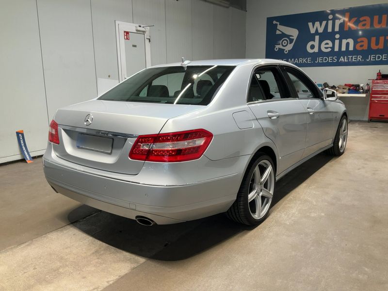Mercedes-Benz E-Klasse E 350 CGI BlueEfficiency Elegance 2010 – снимка 8
