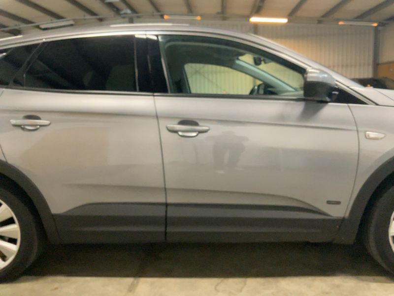 Opel Grandland X 1.6 Plug-in Hybrid 4 INNOVATION 2019 – снимка 10