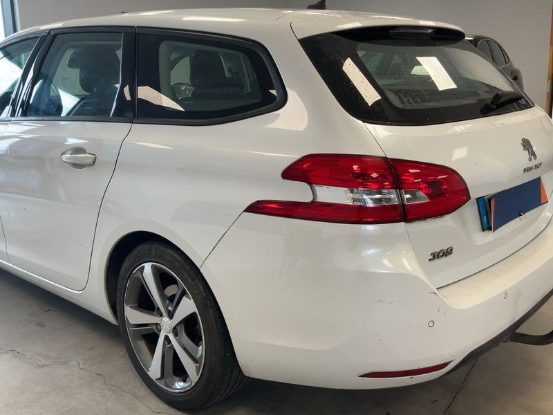 Peugeot 308 1.5 Blue-HDi Active 2019 – снимка 6