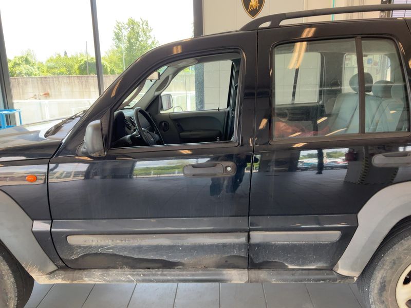 Jeep Cherokee 2.8 CRD Limited 2007 – снимка 4
