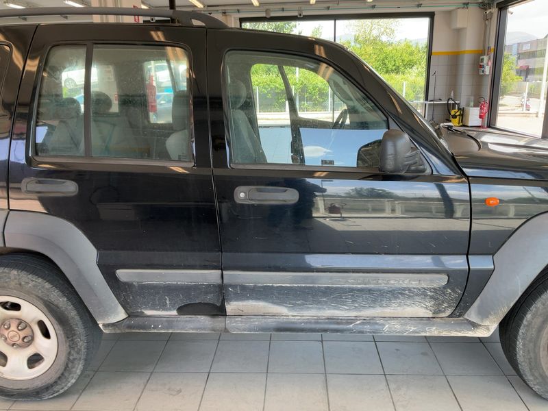 Jeep Cherokee 2.8 CRD Limited 2007 – снимка 10