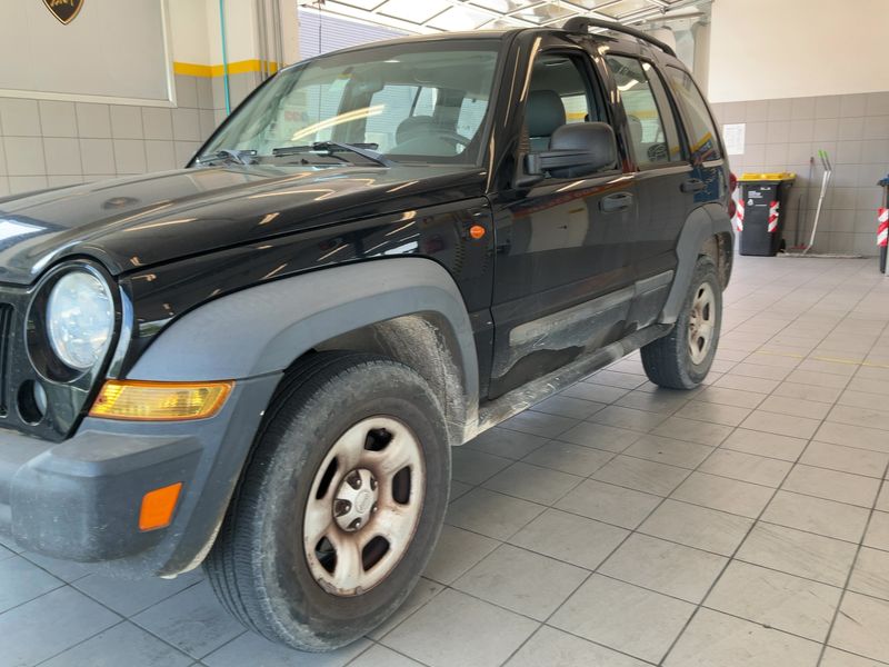Jeep Cherokee 2.8 CRD Limited 2007 – снимка 2
