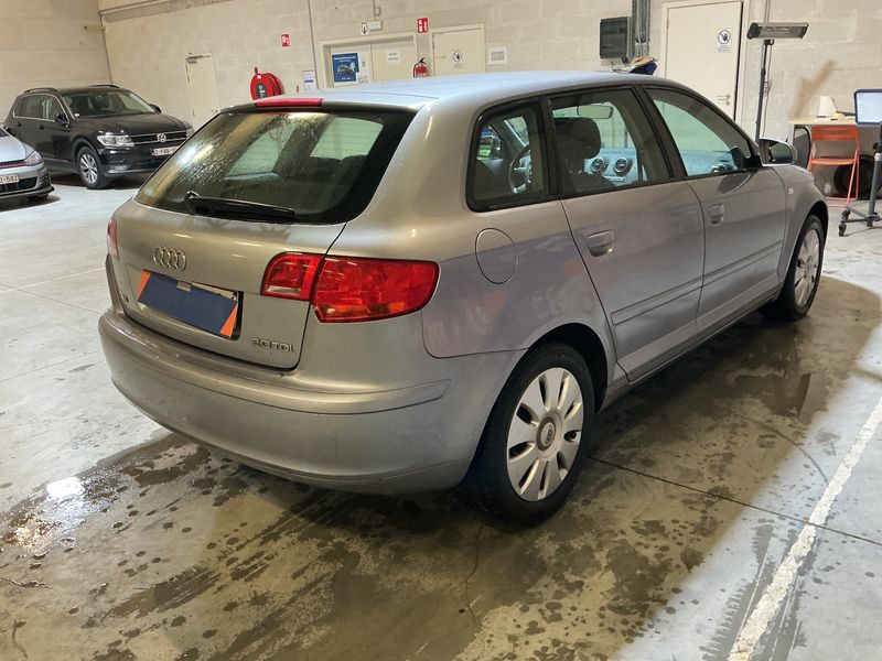 Audi A3 Sportback 2.0 TDI Ambiente Société 2004 – снимка 2