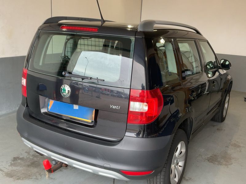 Skoda Yeti 1.2 TSI Ambition 2012 – снимка 8
