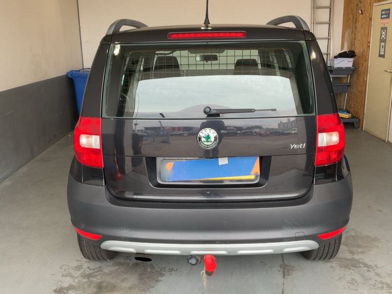 Skoda Yeti 1.2 TSI Ambition 2012 – снимка 7
