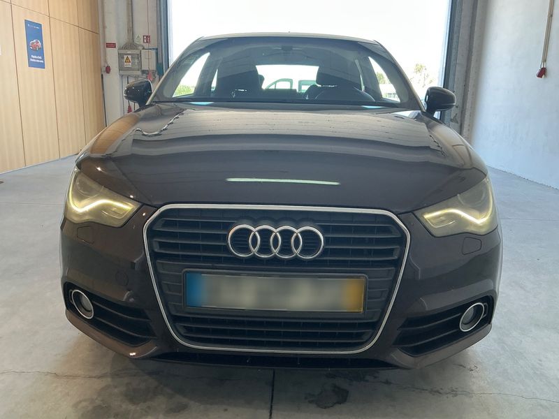 Audi A1 1.6 TDI Ambition 2012 – снимка 14