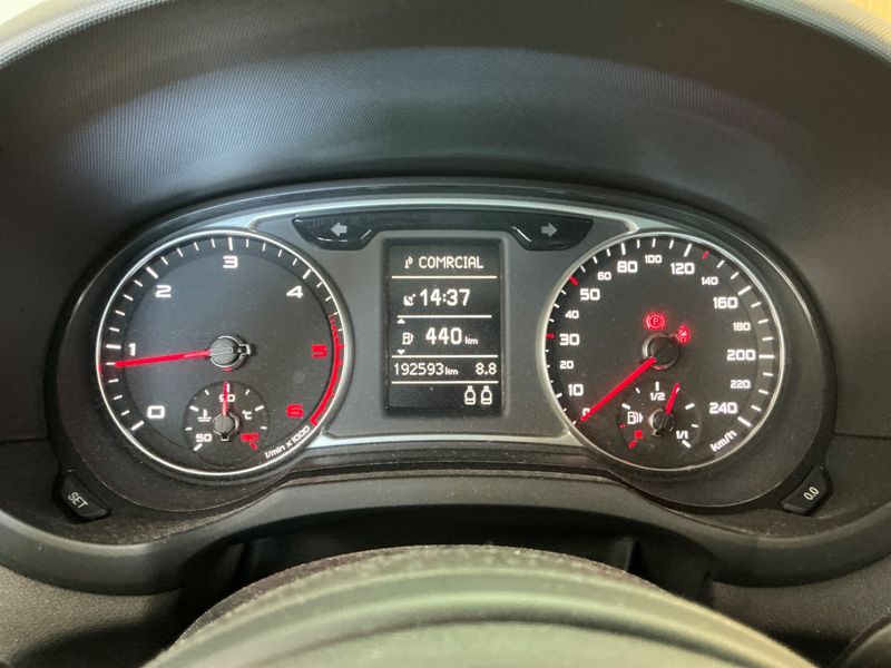 Audi A1 1.6 TDI Ambition 2012 – снимка 18