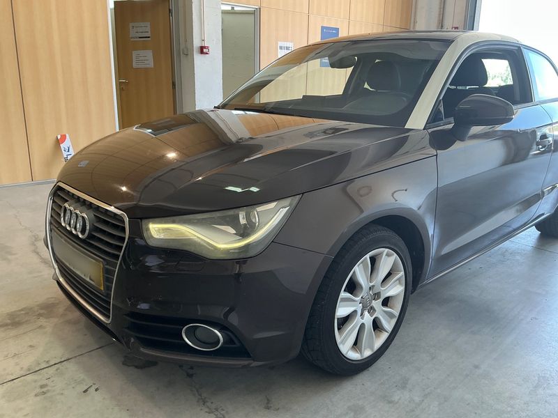 Audi A1 1.6 TDI Ambition 2012 – снимка 2