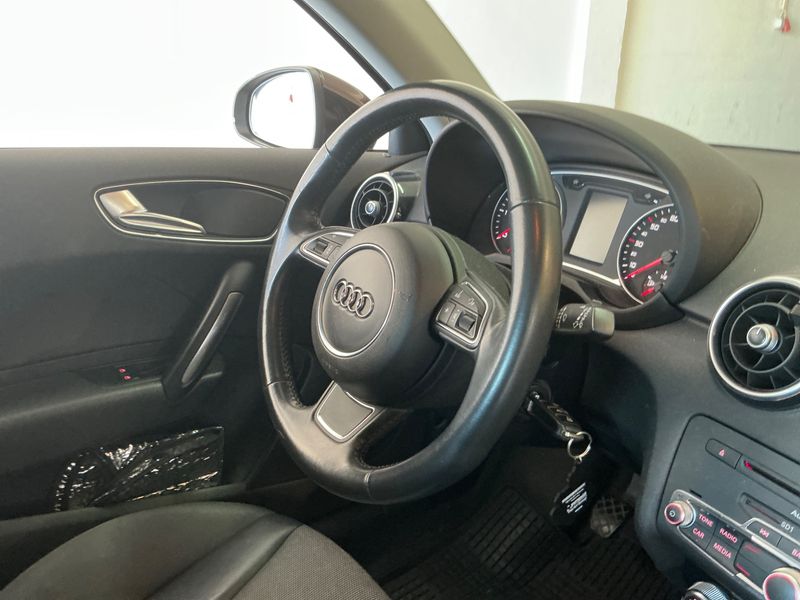 Audi A1 1.6 TDI Ambition 2012 – снимка 24