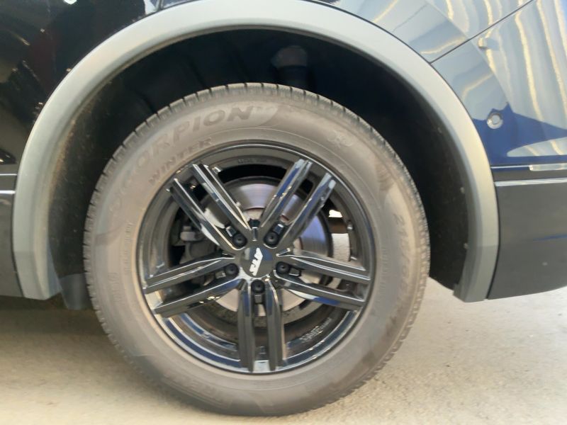 Volkswagen Tiguan Allspace 2.0 TSI R-Line 4Motion 2024 – снимка 5