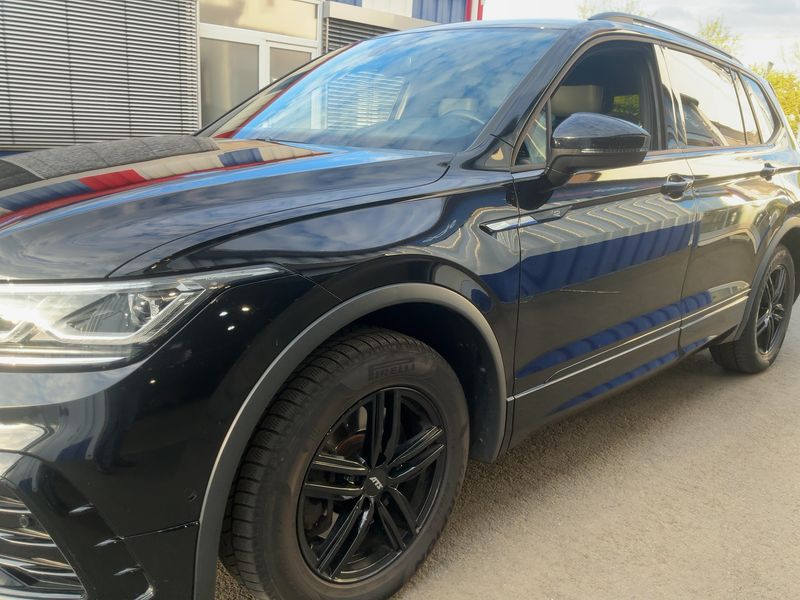 Volkswagen Tiguan Allspace 2.0 TSI R-Line 4Motion 2024 – снимка 2