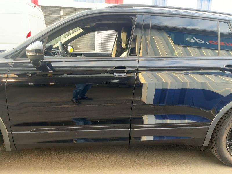 Volkswagen Tiguan Allspace 2.0 TSI R-Line 4Motion 2024 – снимка 4