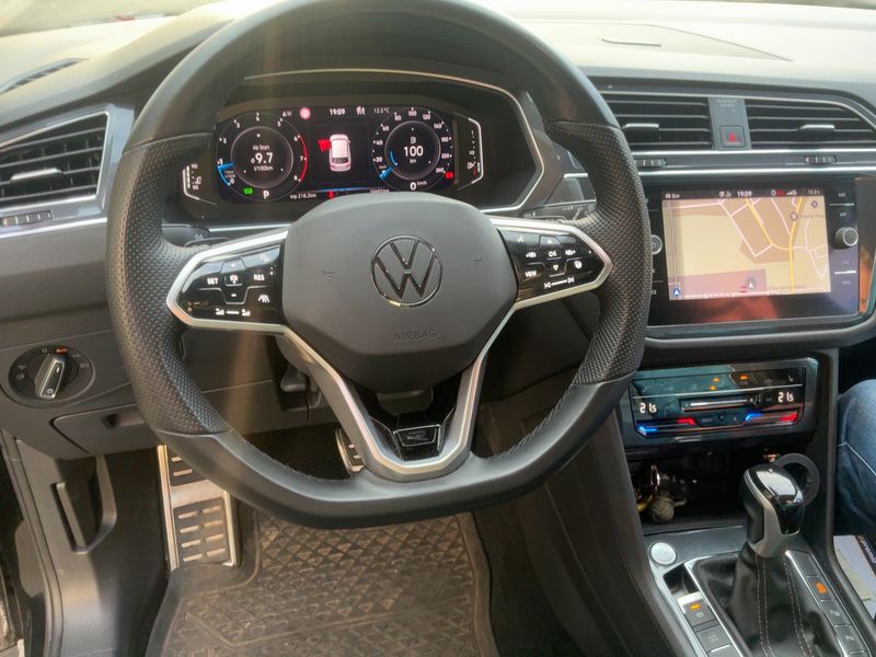 Volkswagen Tiguan Allspace 2.0 TSI R-Line 4Motion 2024 – снимка 18
