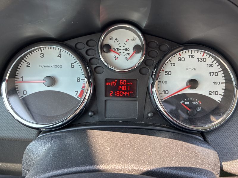 Peugeot 207 1.6 Escapade 2008 – снимка 12