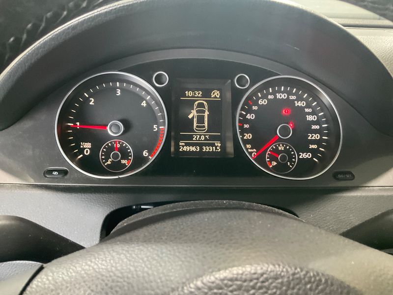 Volkswagen Passat 1.6 TDI Edition Plus BlueMotion Tech 2010 – снимка 4