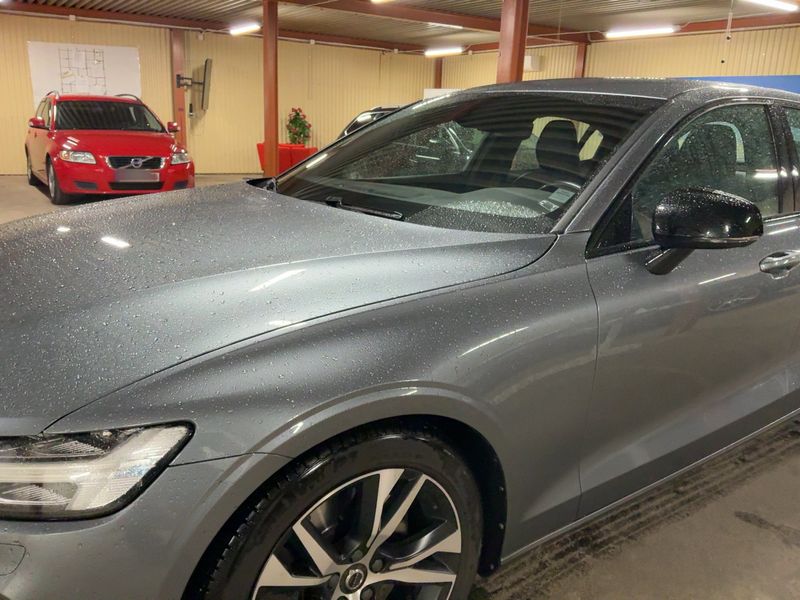 Volvo S60 2.0 T5 R-Design 2019 – снимка 2