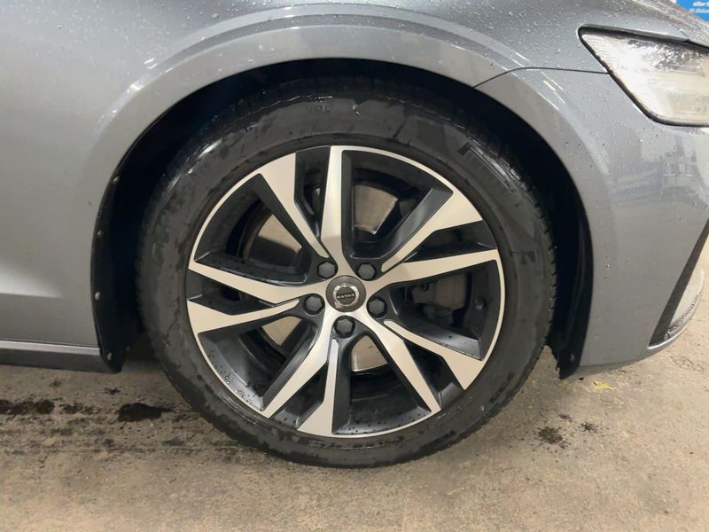 Volvo S60 2.0 T5 R-Design 2019 – снимка 11