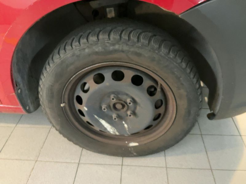 Volkswagen Caddy 1.6 TDI Maxi Trendline 2011 – снимка 11