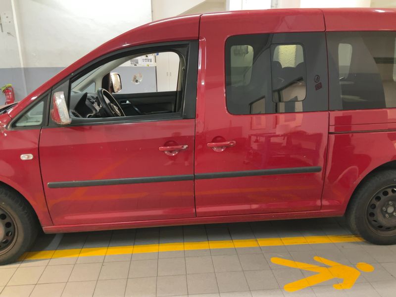 Volkswagen Caddy 1.6 TDI Maxi Trendline 2011 – снимка 4