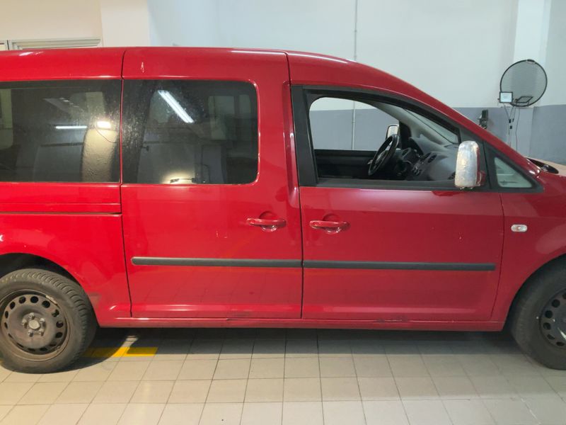 Volkswagen Caddy 1.6 TDI Maxi Trendline 2011 – снимка 10