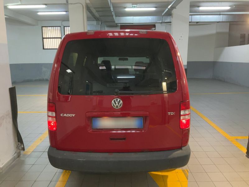 Volkswagen Caddy 1.6 TDI Maxi Trendline 2011 – снимка на щета 7