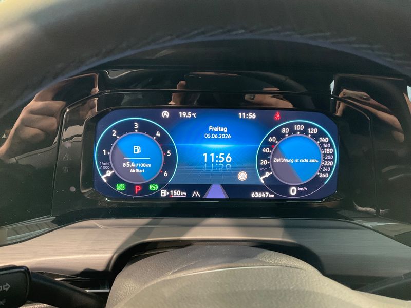 Volkswagen Golf VIII 2.0 TDI Style 2022 – снимка 18