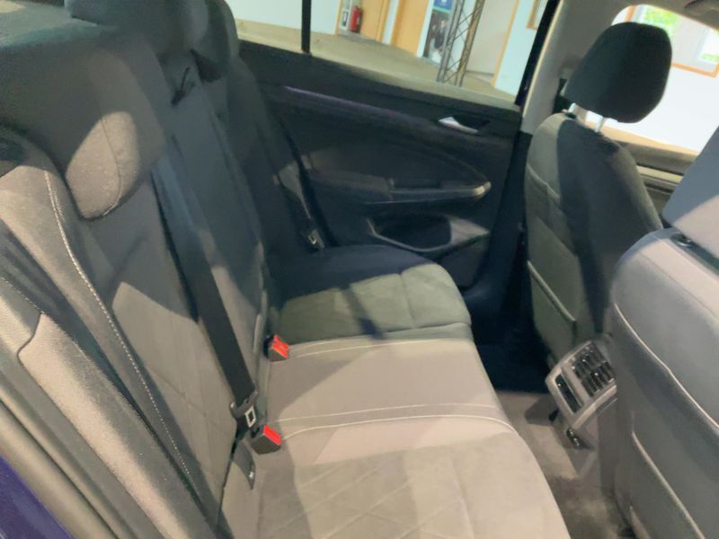 Volkswagen Golf VIII 2.0 TDI Style 2022 – снимка 19