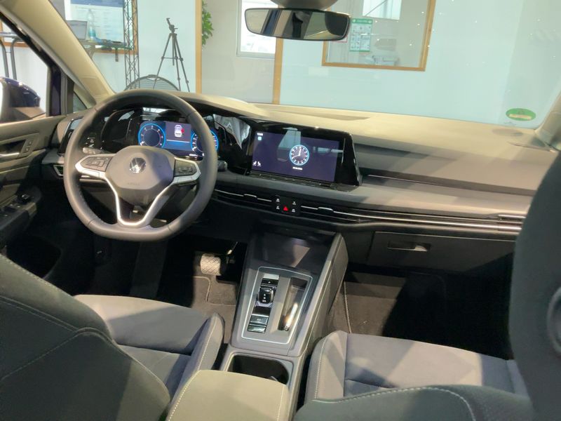 Volkswagen Golf VIII 2.0 TDI Style 2022 – снимка 17