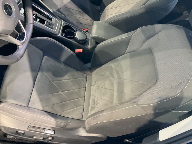 Volkswagen Golf VIII 2.0 TDI Style 2022 – снимка 22