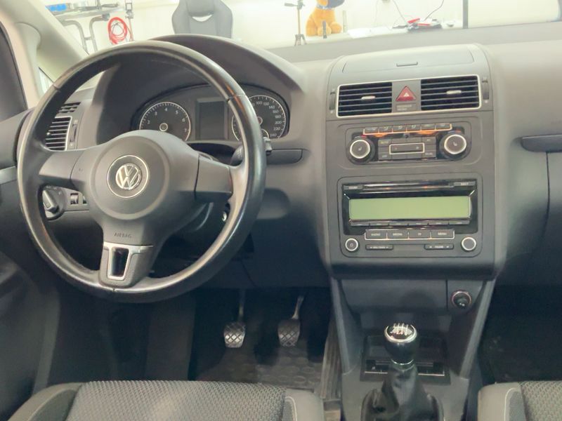 Volkswagen Touran 1.4 TSI Comfortline 2011 – снимка 17