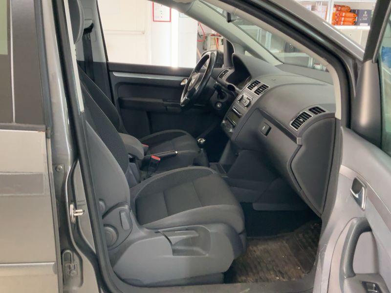 Volkswagen Touran 1.4 TSI Comfortline 2011 – снимка 16