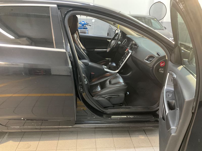 Volvo V60 2.0 D4 Momentum 2011 – снимка 3