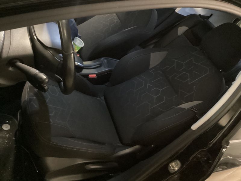 Peugeot 2008 1.2 PureTech Active 2015 – снимка 23