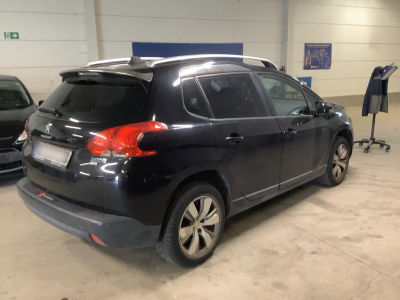 Peugeot 2008 1.2 PureTech Active 2015 – снимка 8