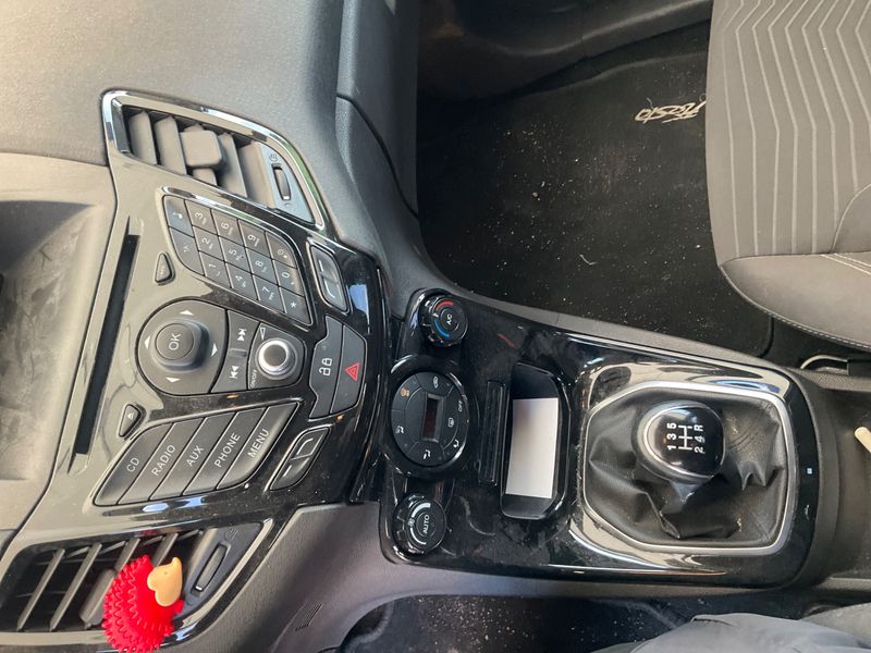 Ford Fiesta 1.5 TDCi Titanium 2014 – снимка 28